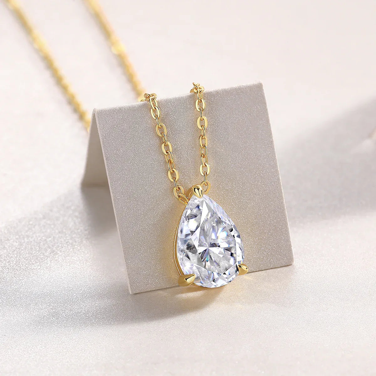 Under The Moon - A Fashionable And Trendy Diamond Pendant Necklace Set With Pear-shaped Moissanite S925 Sterling Silver And Gold Plating - AURIEVAA