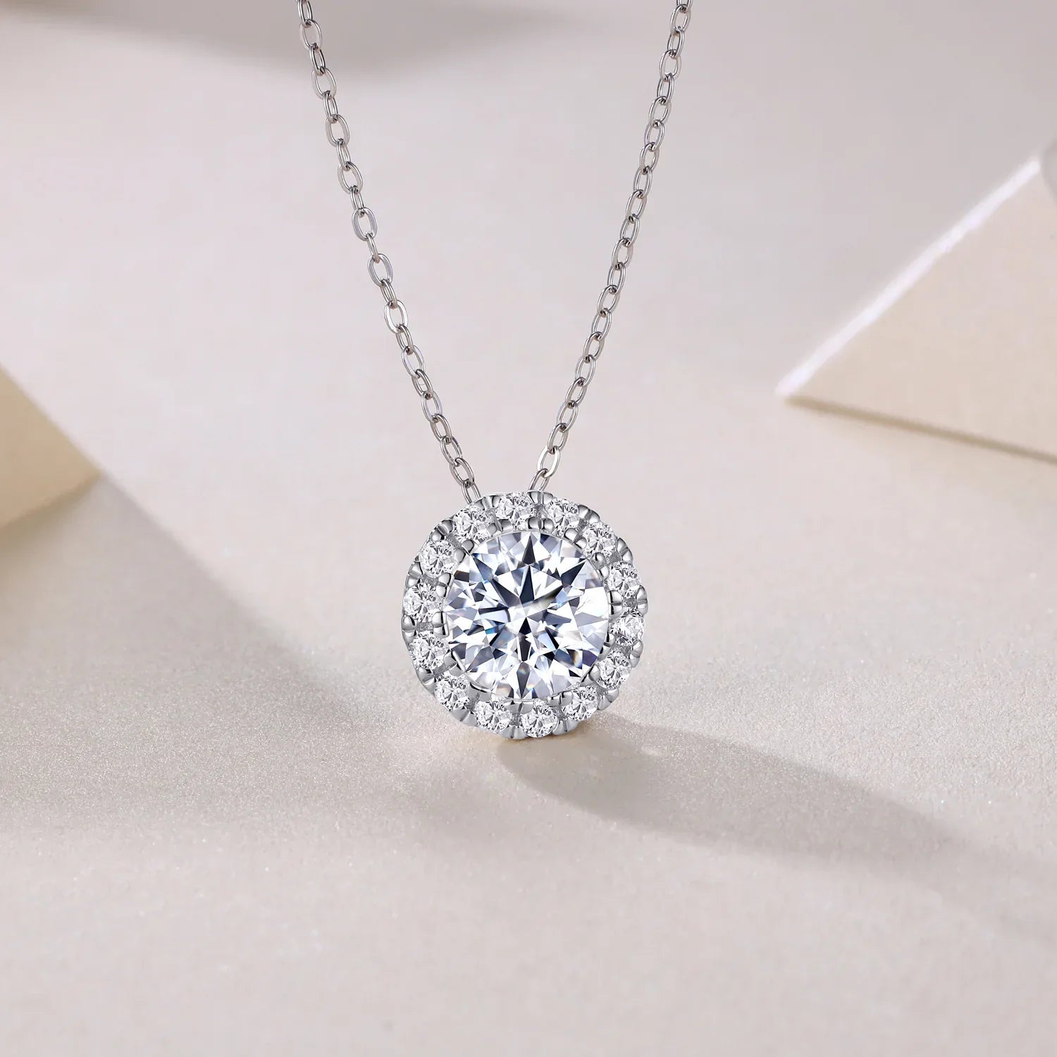 Legend Of The Starry Night - A Fashionable And Luxurious Diamond Jewelry Pendant Set With 2-carat Moissanite S925 Sterling Silver And Platinum Plating - AURIEVAA