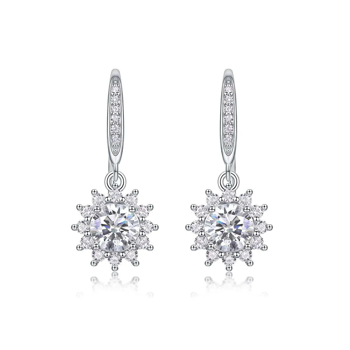 Qingcheng - A Fashionable And Luxurious Diamond Jewelry Accessory Set With Half-carat Moissan Diamond S925 Sterling Silver And Platinum-plated Stud Earrings - AURIEVAA