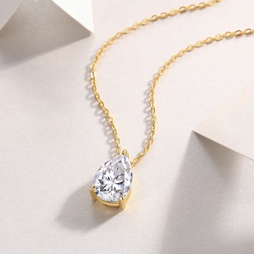 Under The Moon - A Fashionable And Trendy Diamond Pendant Necklace Set With Pear-shaped Moissanite S925 Sterling Silver And Gold Plating - AURIEVAA