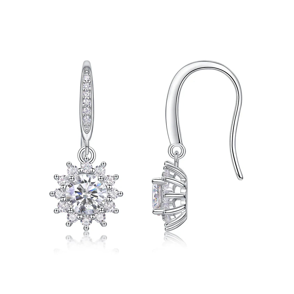 Qingcheng - A Fashionable And Luxurious Diamond Jewelry Accessory Set With Half-carat Moissan Diamond S925 Sterling Silver And Platinum-plated Stud Earrings - AURIEVAA