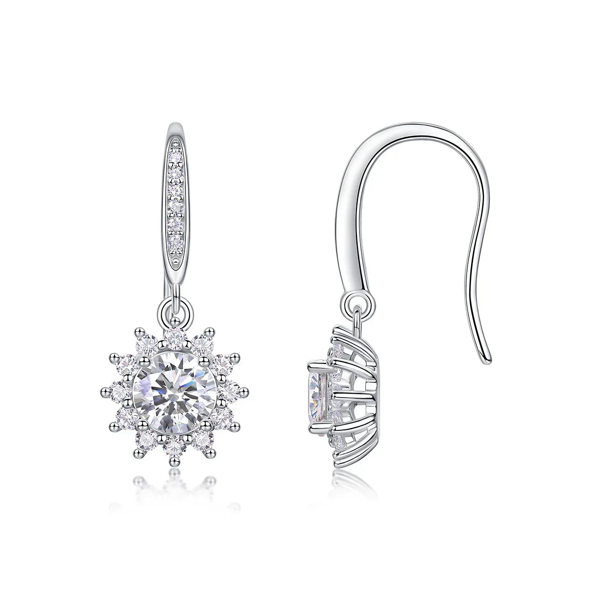 Qingcheng - A Fashionable And Luxurious Diamond Jewelry Accessory Set With Half-carat Moissan Diamond S925 Sterling Silver And Platinum-plated Stud Earrings - AURIEVAA