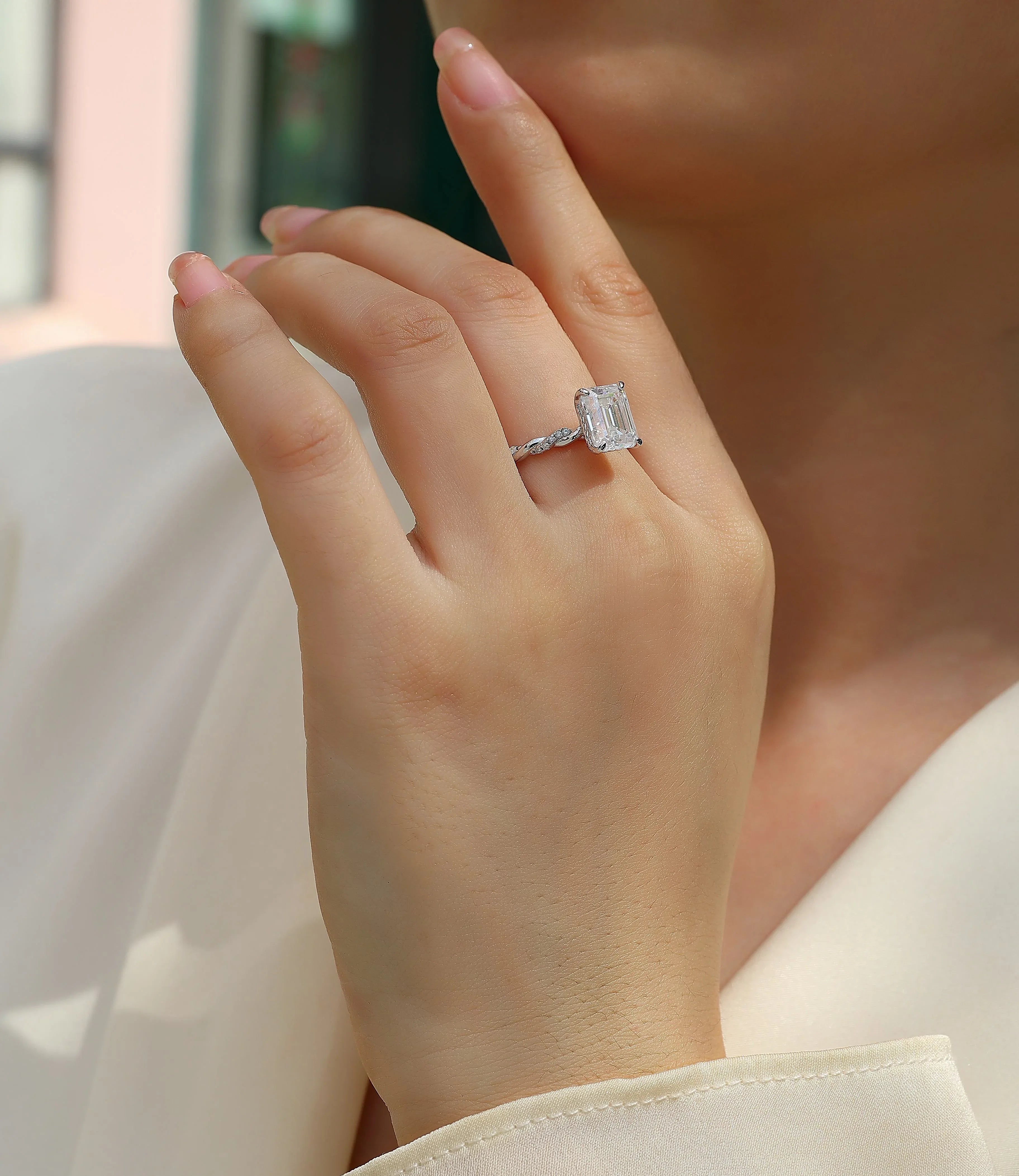 Chasing Light - A Fashionable Diamond Jewelry Piece Set With Moissanite S925 Sterling Silver And Platinum-plated Diamond Ring - AURIEVAA