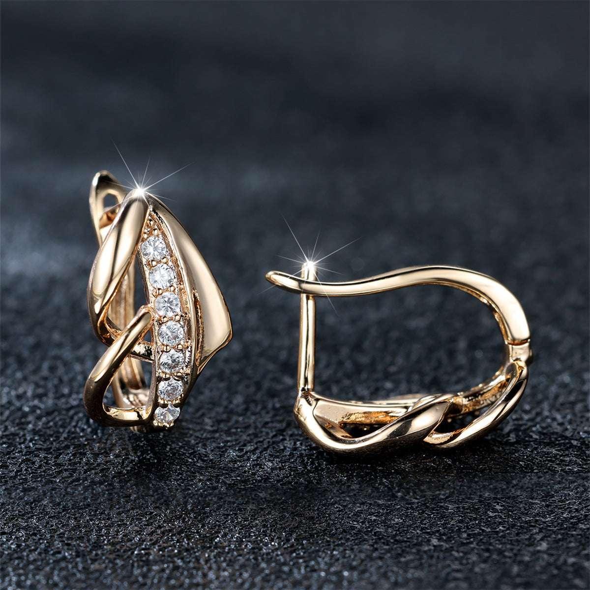 Round White Diamond Arrow Minimalist Niche Light Luxury Elegant Ear Clip - AURIEVAA