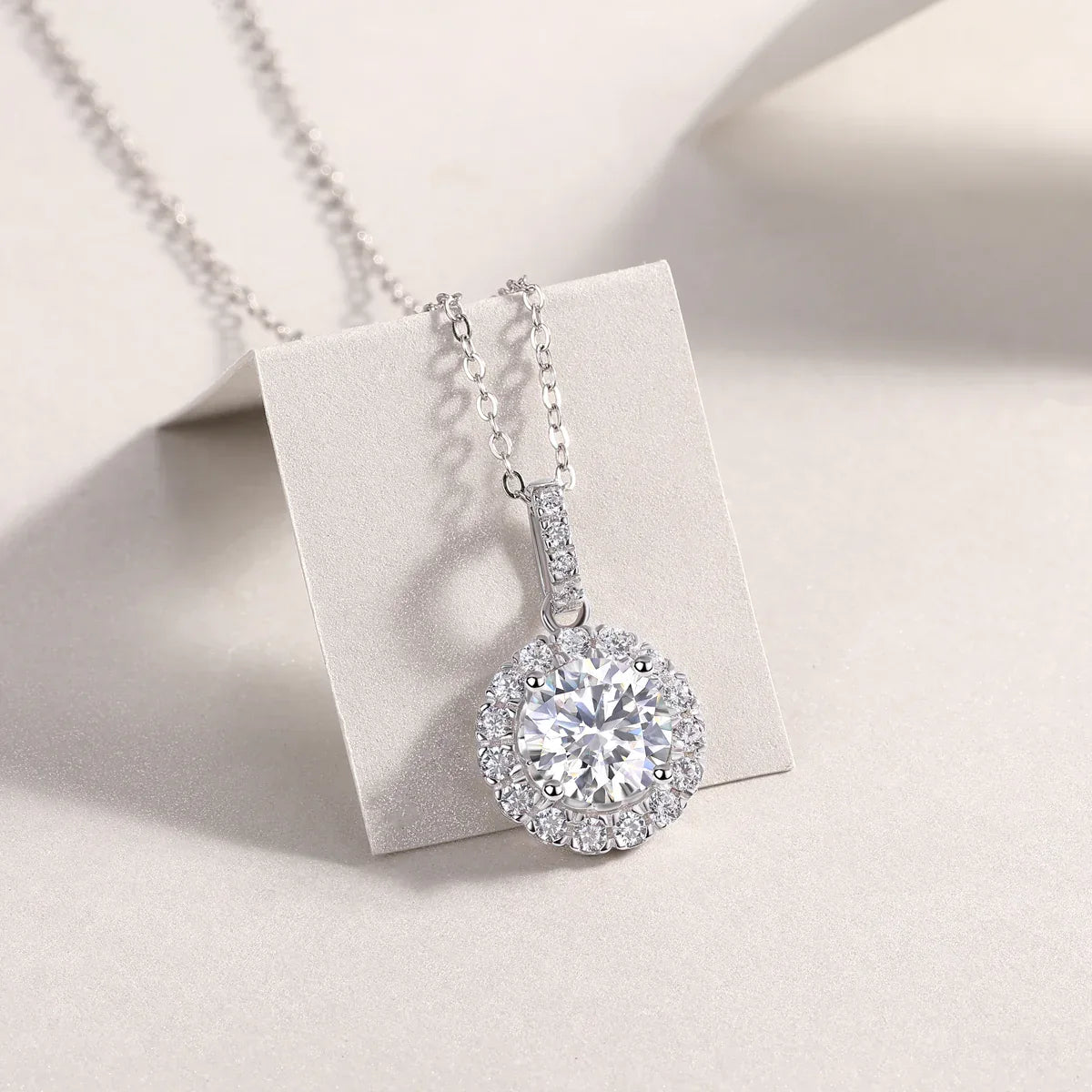 Dandelion - A Fashionable And Luxurious Diamond Jewelry Pendant Set With 2-carat Moissan Diamonds, S925 Sterling Silver And Platinum Plating - AURIEVAA