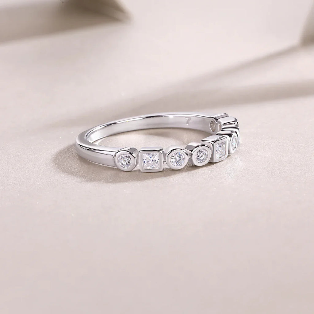 A Wedding Ring Set With Moissanite S925, Silver And Platinum-plated. - AURIEVAA