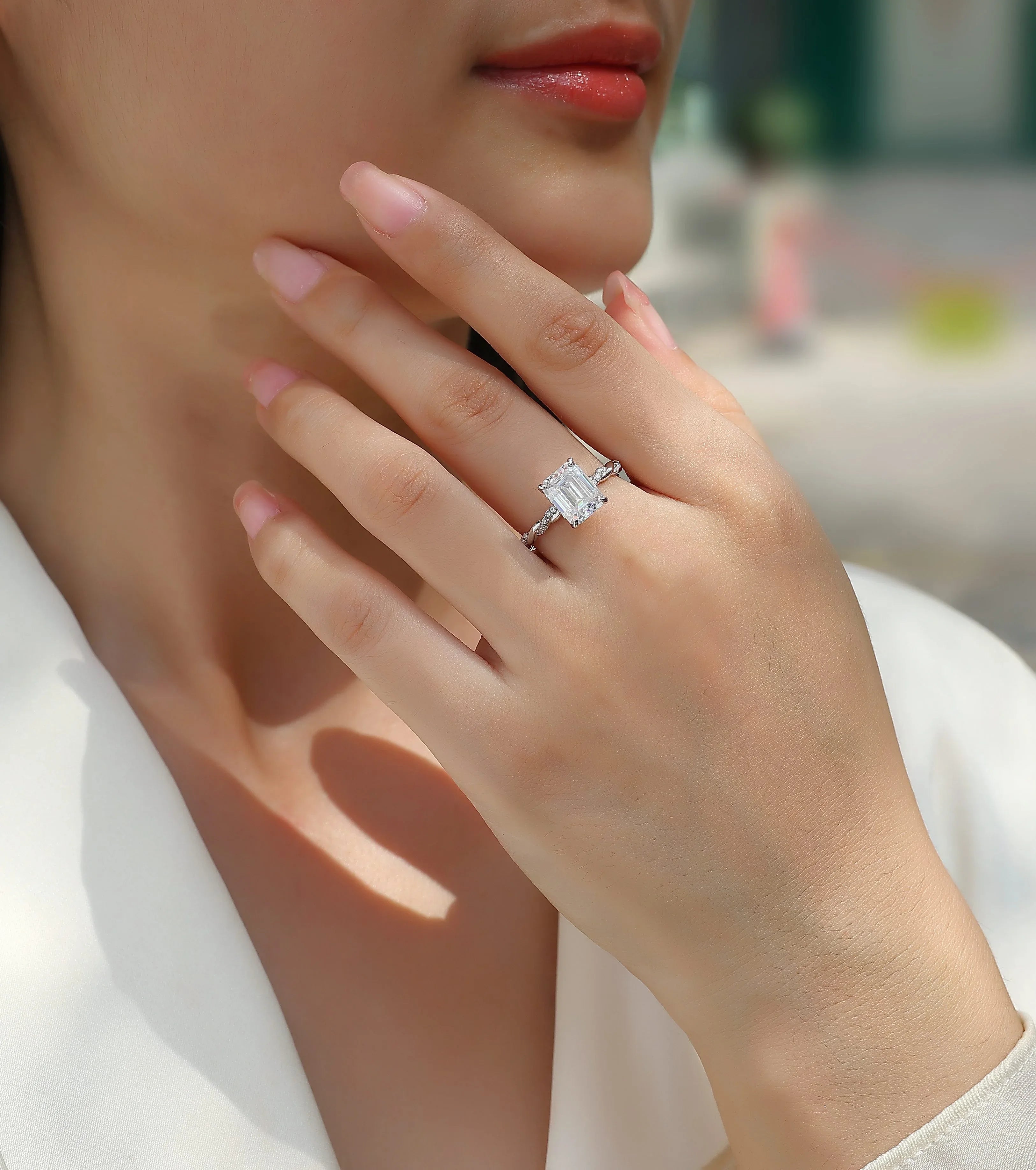 Chasing Light - A Fashionable Diamond Jewelry Piece Set With Moissanite S925 Sterling Silver And Platinum-plated Diamond Ring - AURIEVAA