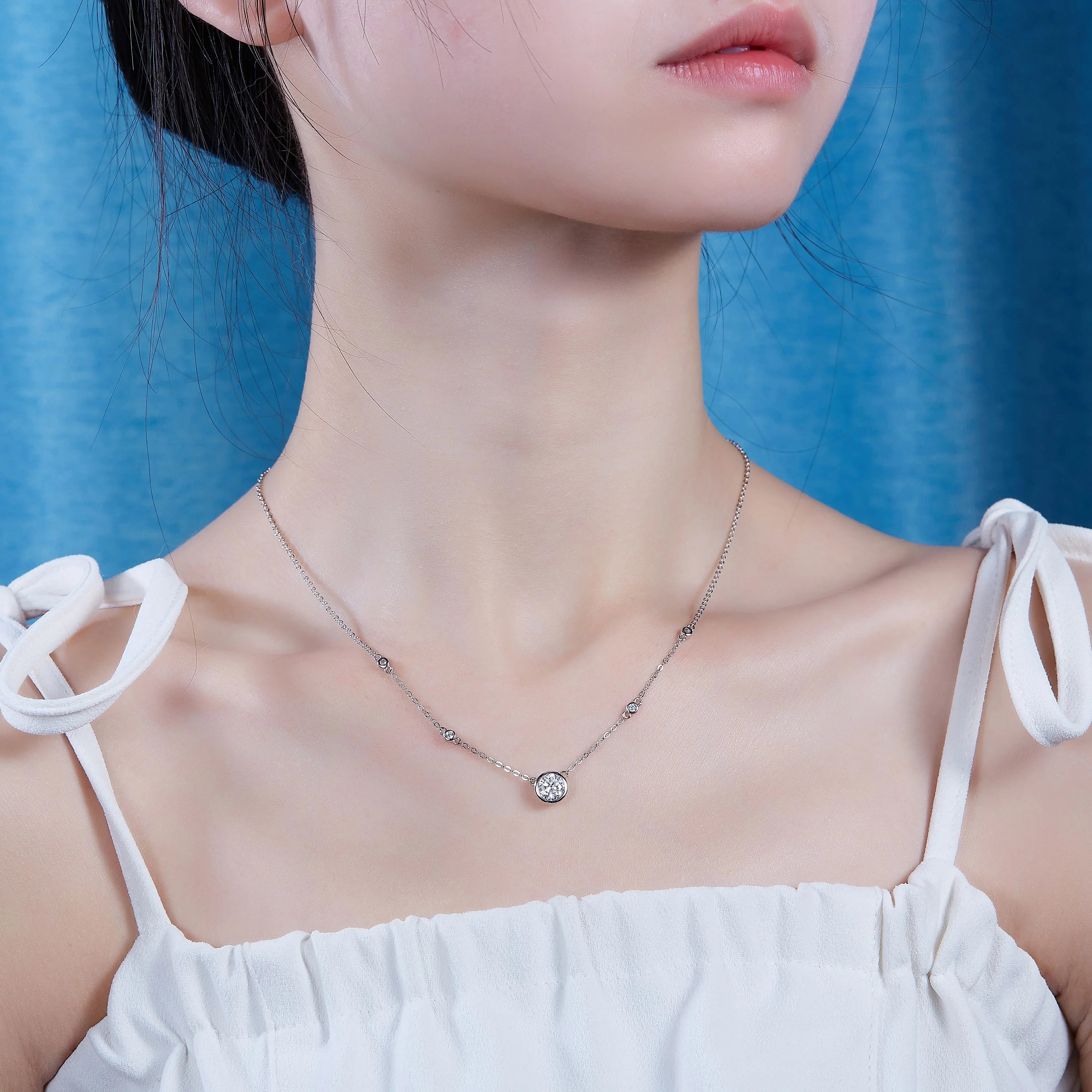 Natural Reverie - A Fashionable And Luxurious Diamond Jewelry Pendant Set With 1-carat Moissan Diamond S925 Sterling Silver And Platinum Plating - AURIEVAA