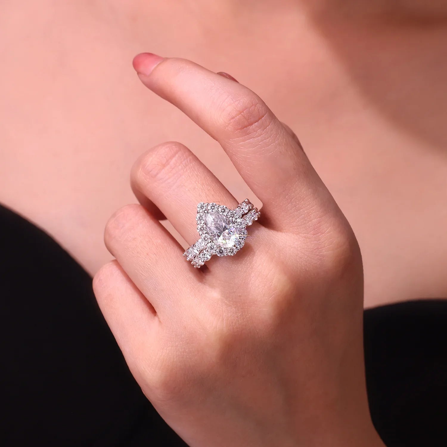 Love Ring - Set With Top-quality Pear-shaped Moissanite S925, Silver And Platinum-plated Diamond Wedding Ring. The Ring Can Be Inspected With A Diamond Pen - AURIEVAA