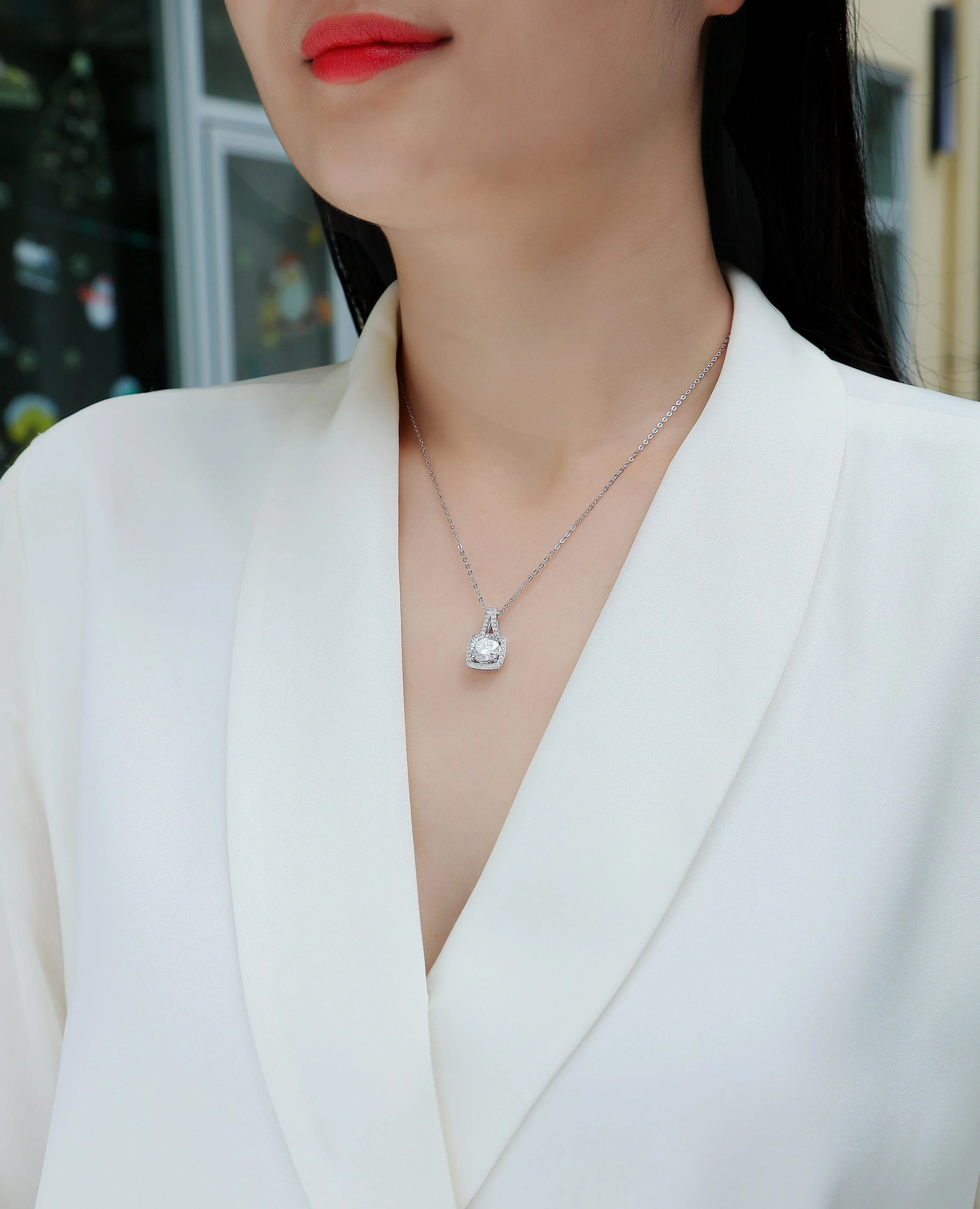 Small Square Diamond - A Fashionable And Luxurious Diamond Jewelry Piece Set With 2-carat Moissanite S925 Sterling Silver And Platinum-plated Pendant - AURIEVAA