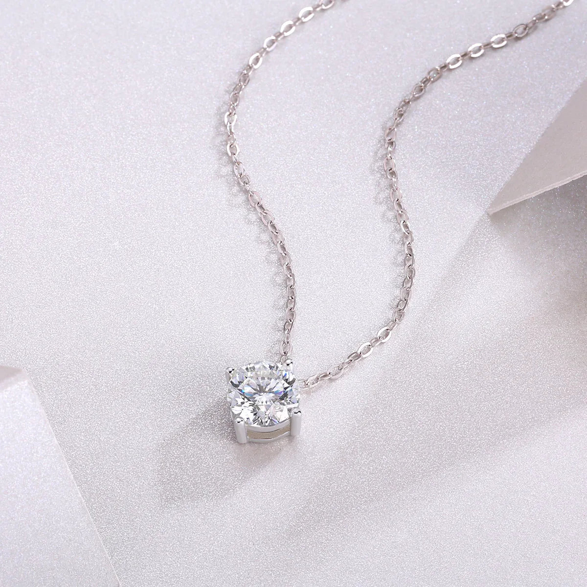 True Heart - A Fashionable And Luxurious Diamond Jewelry Pendant Set With 1-carat Moissan Diamond S925 Sterling Silver - AURIEVAA