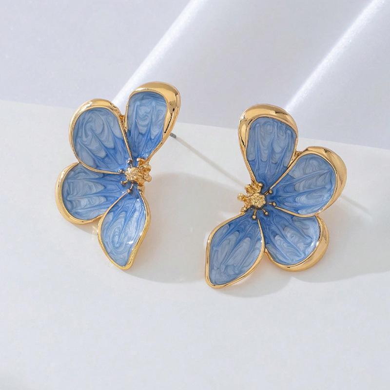 Exquisite Three-dimensional Flower Earrings Fashionable And Luxurious - AURIEVAA
