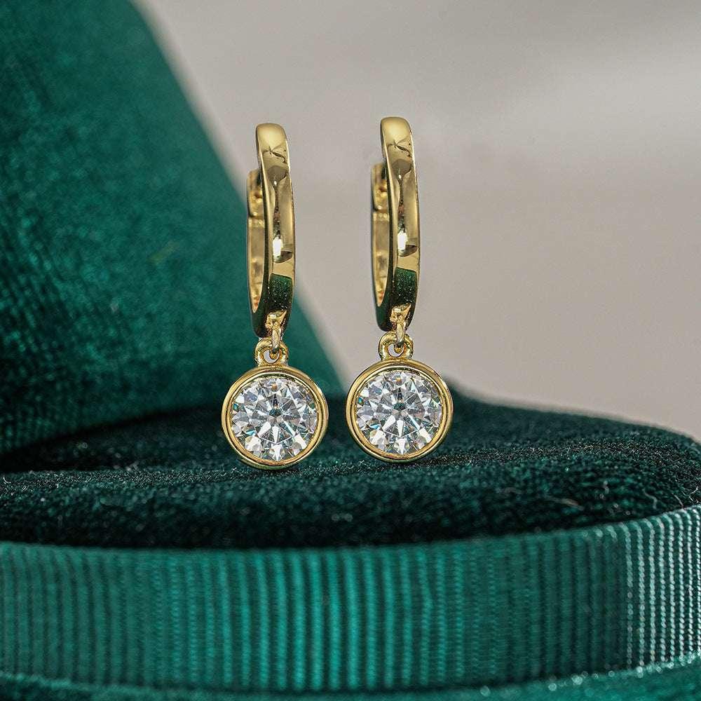 S925 Silver Ladies Round Studs Simple Moissanite Earrings - AURIEVAA