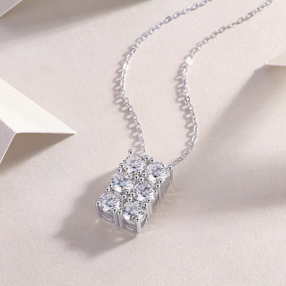 Grand Round -Luxurious Diamond Jewelry Piece With 0.5-carat And 0.3-carat Moissan Diamonds, S925 Sterling Silver And Platinum-plated Pendant - AURIEVAA