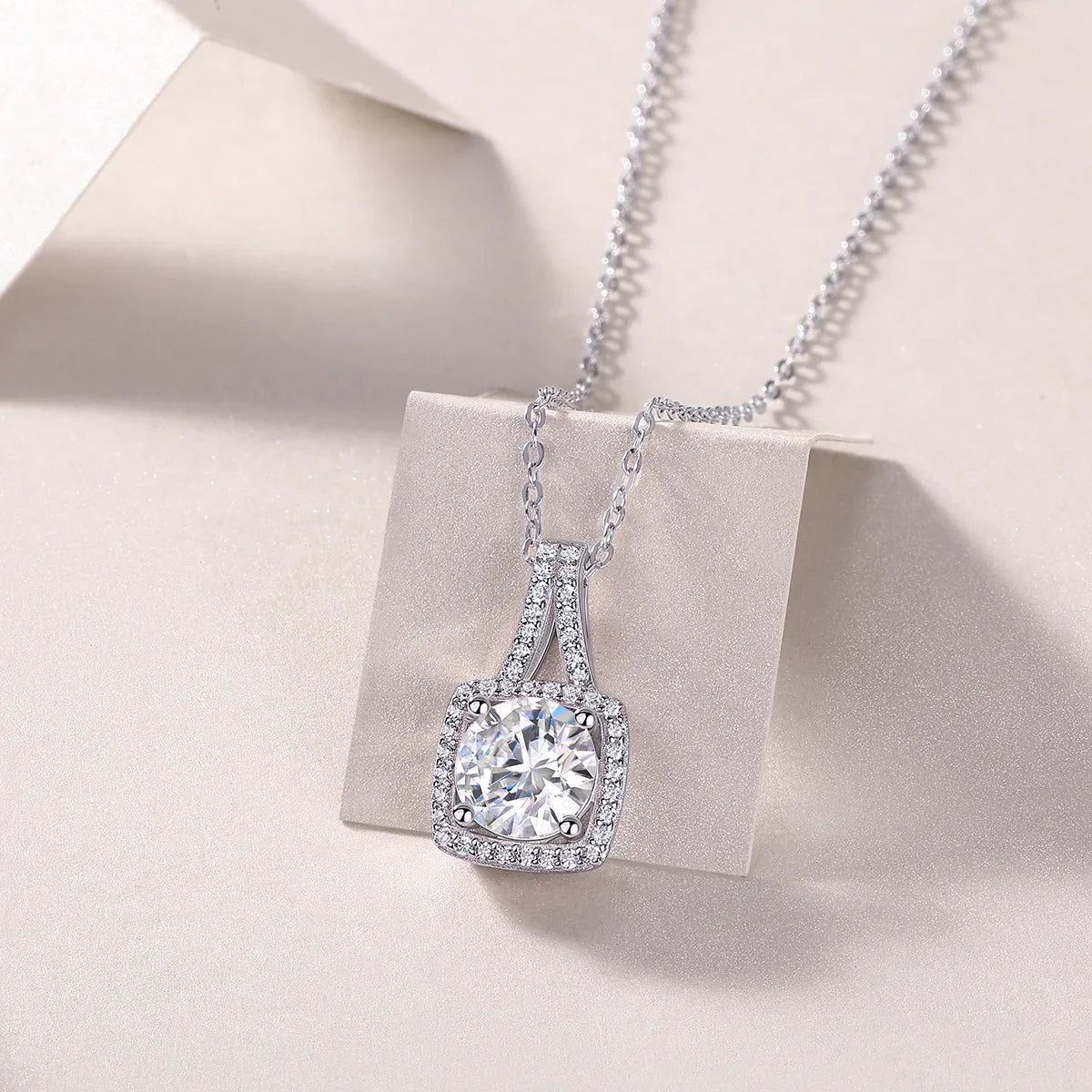 Small Square Diamond - A Fashionable And Luxurious Diamond Jewelry Piece Set With 2-carat Moissanite S925 Sterling Silver And Platinum-plated Pendant - AURIEVAA