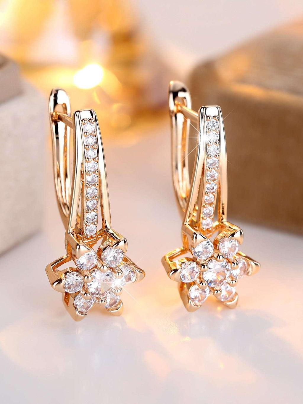 Round Zircon White Diamond Flower Full Diamond Ear Clip European And American Fashion High-grade Earrings - AURIEVAA