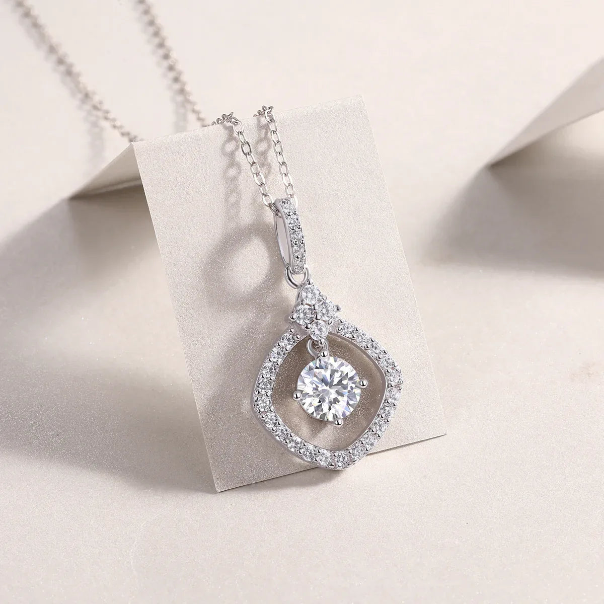 Starlight Heart-to-Heart - A Fashionable And Luxurious Diamond Jewelry Pendant Set With 1-carat Moissan Diamond S925 Sterling Silver And Platinum Plating - AURIEVAA