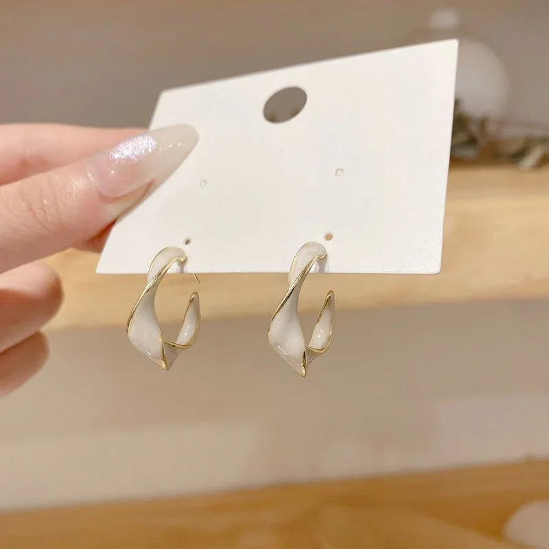 Geometric Distortion Drop Oil Lady C-shaped Earrings - AURIEVAA