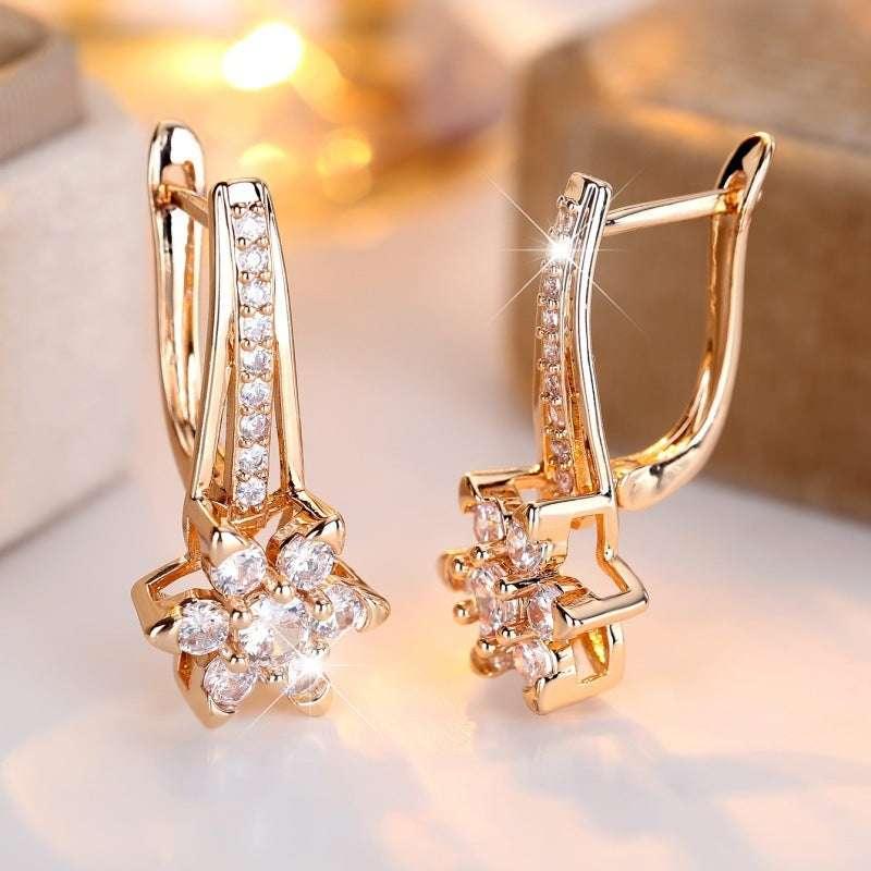 Round Zircon White Diamond Flower Full Diamond Ear Clip European And American Fashion High-grade Earrings - AURIEVAA