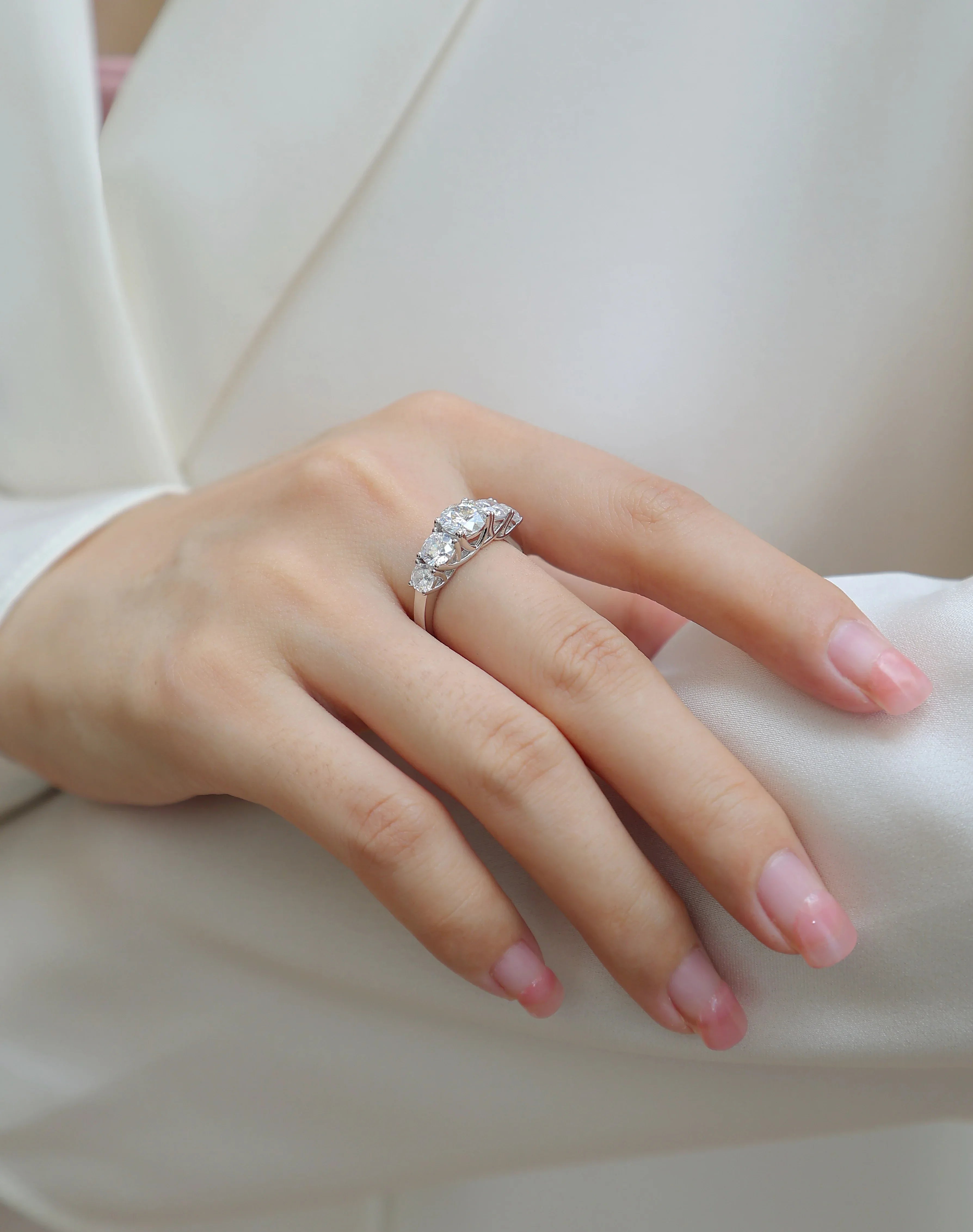 Deep Affection - Set With 1-carat Top-quality Moissanite S925 Silver And Platinum-plated Diamond Wedding Ring. The Ring Can Be Tested With A Diamond Pen In Gold And Rose Gold - AURIEVAA