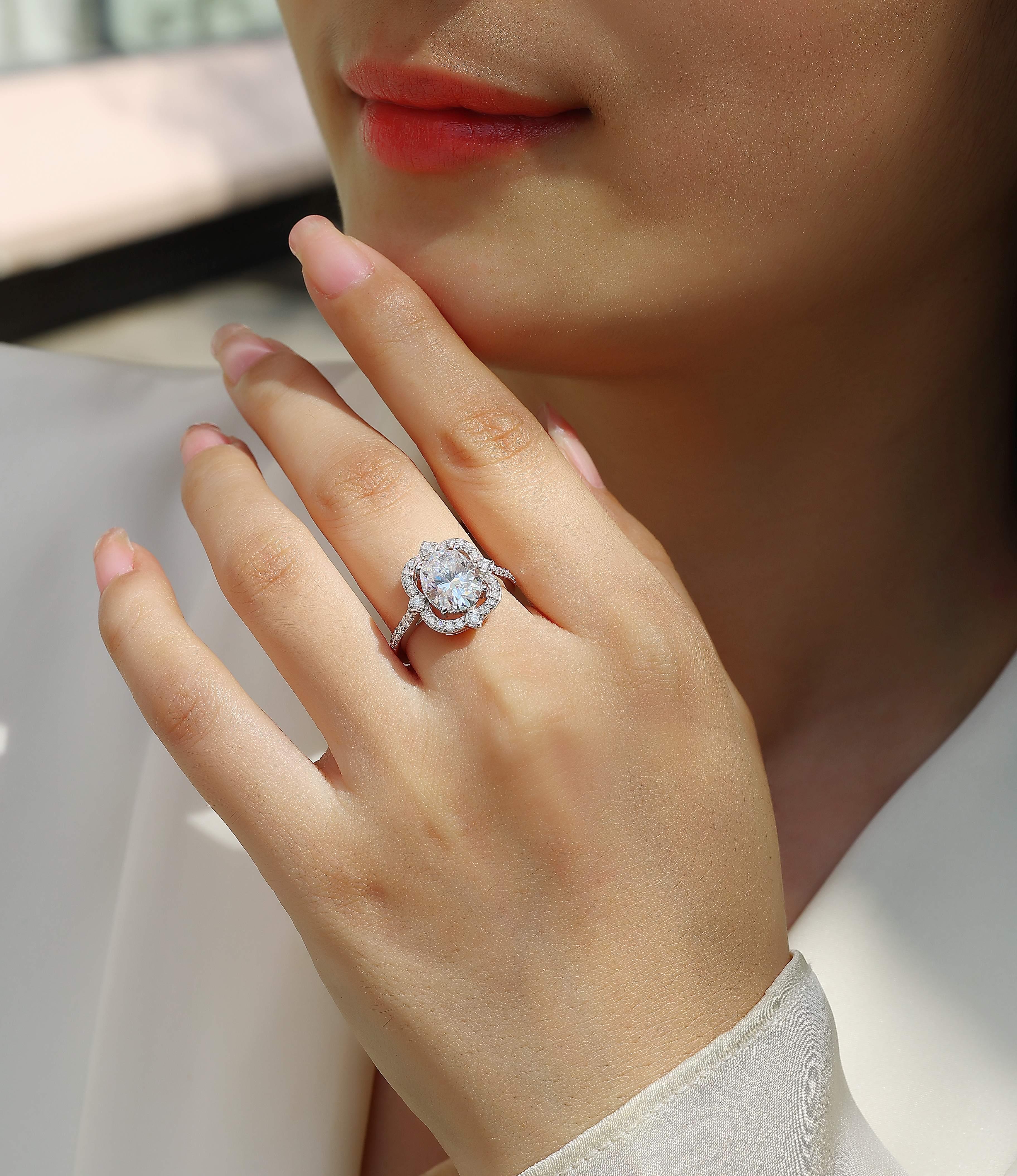 Camellia - A Fashionable Jewelry Ring Set With Moissanite S925 Sterling Silver And Gold-plated Diamond - AURIEVAA