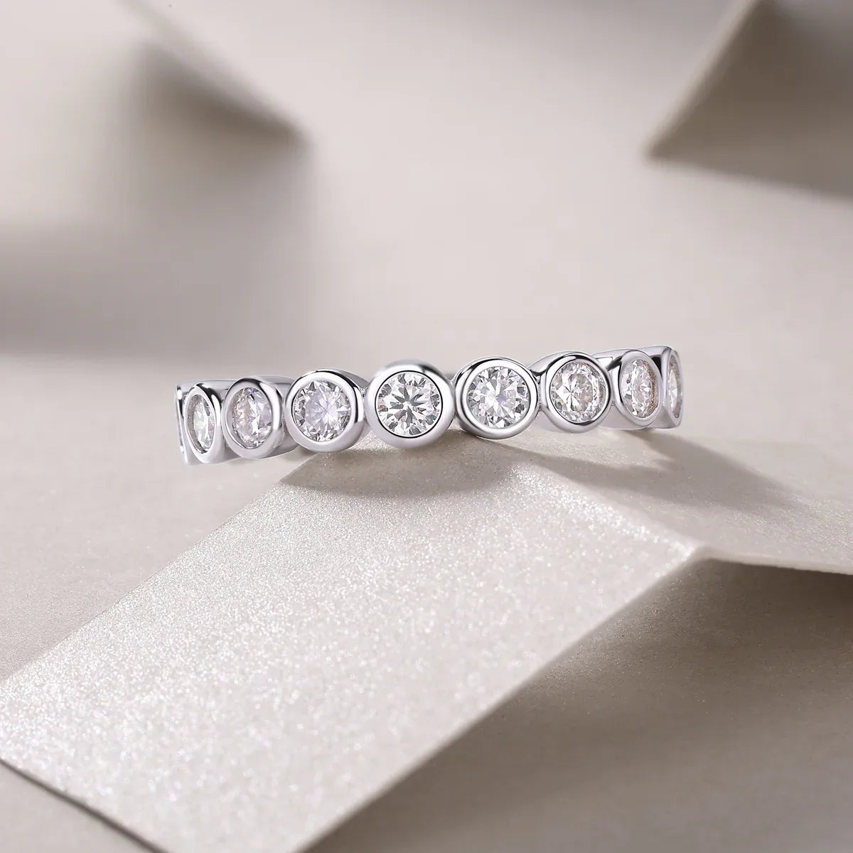 Emerging From The Cocoon - A Wedding Ring Set With Top-quality Moissanite S925 Silver And Platinum-plated Diamond Can Be Tested With A Diamond Pen. The Ring Is In Gold And Rose Gold - AURIEVAA